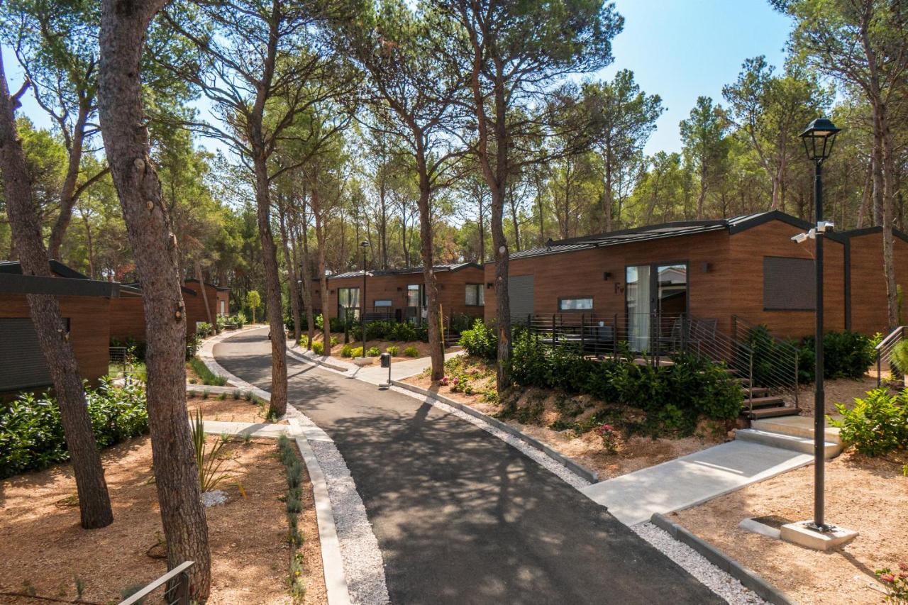 Gava Waterman Island Cottages Milna  Bagian luar foto